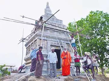 18 గంటల్లో గోపుర నిర్మాణం