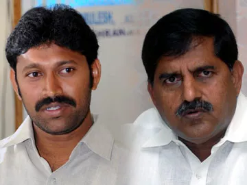 ‘దమ్ముంటే టీడీపీ బీఫాం పై గెలవాలి' - Sakshi