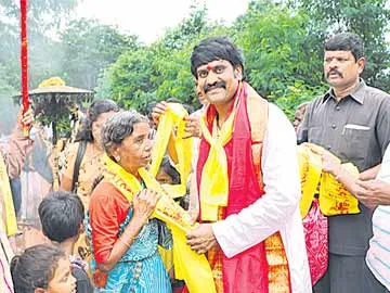 నిరుపేదలకు తిరుదర్శనం