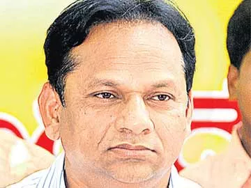 ఇరకాటంలో ‘ద్వారపురెడ్డి’ - Sakshi