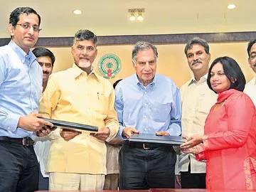 టెక్నాలజీయే పరిష్కార మార్గం - Sakshi