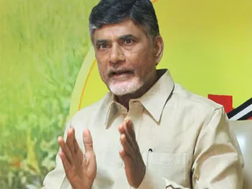 ప్రత్యేక హోదాపై చంద్రబాబు తడబాటు - Sakshi