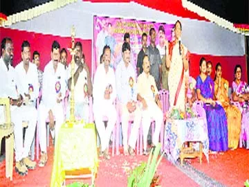 క్రీడాకారులు ఉన్నత శిఖరాలకు చేరాలి