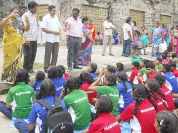 పర్యాటకులతో ఖిల్లా కిటకిట!