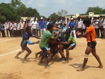 రసవత్తరంగా సాగుతున్న వాలీబాల్, కబడ్డీ, టేబుల్‌ టెన్నిస్‌ పోటీలు