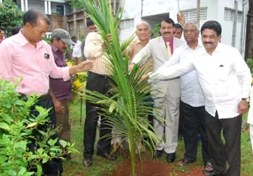 గ్రీన్‌క్యాంపస్‌గా తీర్చిదిద్దుదాం