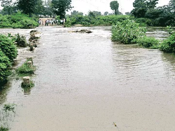 తడిసి ముద్దయిన ఇందూరు