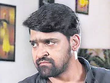 ఆట ఆడింది ఎవరు?