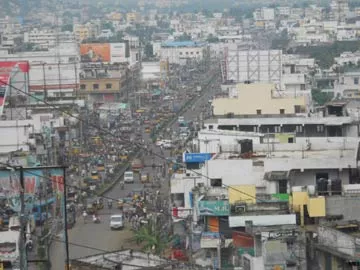 గాజువాకలో డబ్బులు కాస్తున్నాయ్‌ - Sakshi