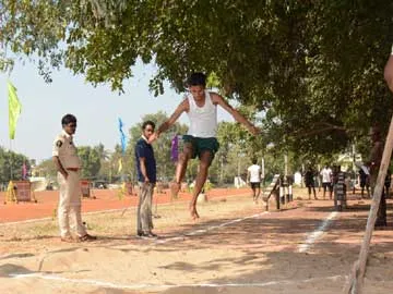 ప్రశాంతంగా రెండో రోజు దేహదారుఢ్య పరీక్షలు