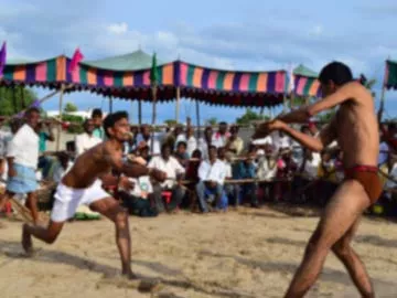 హోరాహోరీగా కర్రసాము పోటీలు