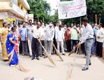 కలెక్టరేట్‌లో స్వచ్ఛభారత్‌