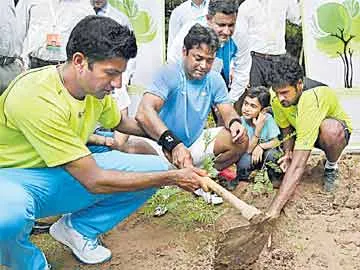 కుర్రాళ్లపైనే భారం!