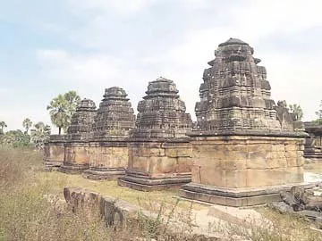 చారిత్రక కట్టడాలకు పూర్వవైభవం