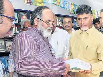 ప్రతి జిల్లాలోనూ పుస్తక ప్రదర్శనలు - Sakshi