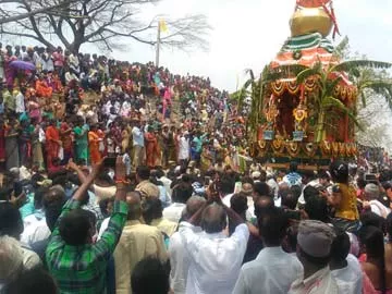 పులకించిన భక్తజనం