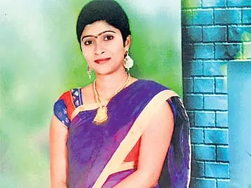 శ్రీగౌతమిని వెంటాడి చంపేశారు - Sakshi