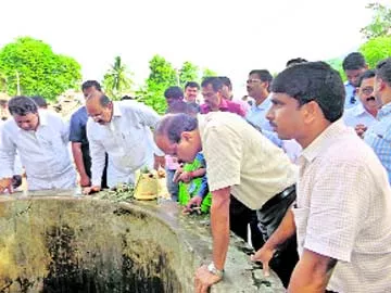 మొక్కుబడి పర్యటన!