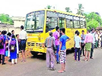 ఆ కుటుంబాన్ని వెంటాడిన మృత్యువు..