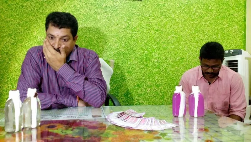 CI Narasimha murthy while taking bribe in vizianagaram