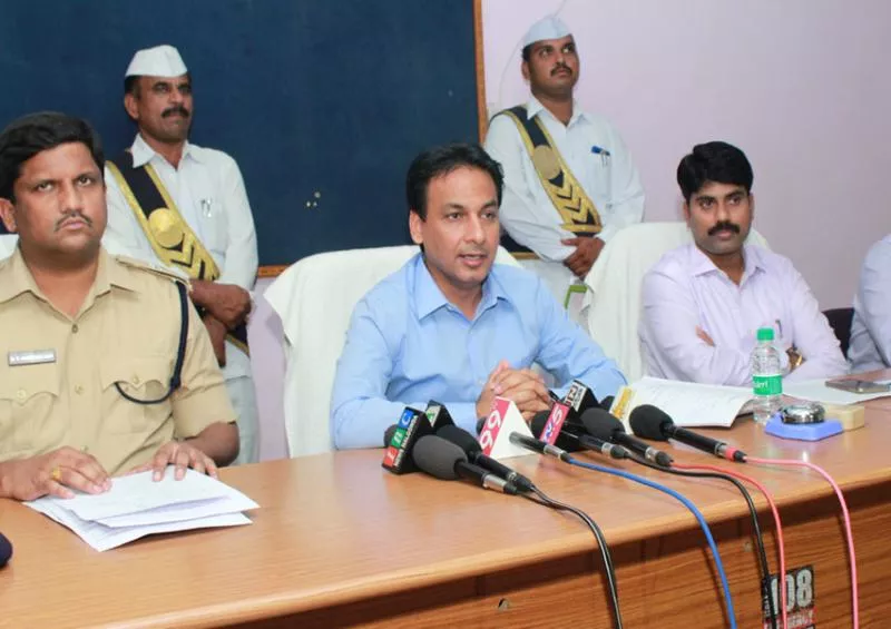 collector gaurav uppal in press meet - Sakshi