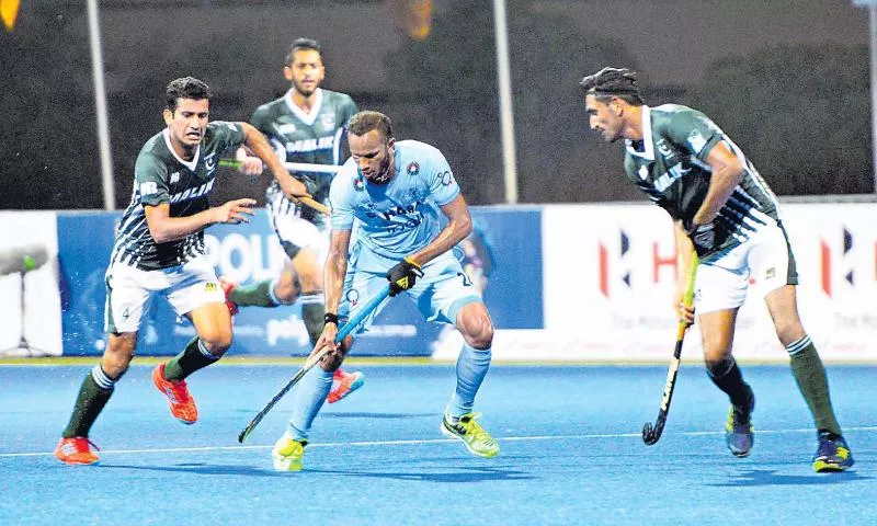  India Thrash Pakistan 3-1 to Top Pool A