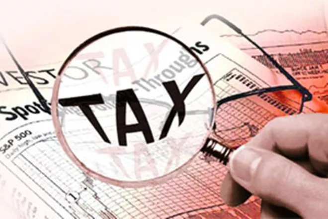 I-T dept launches 'online chat' to answer taxpayers queries - Sakshi