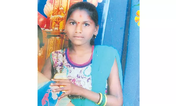 Daughter killed by the Father's hands - Sakshi