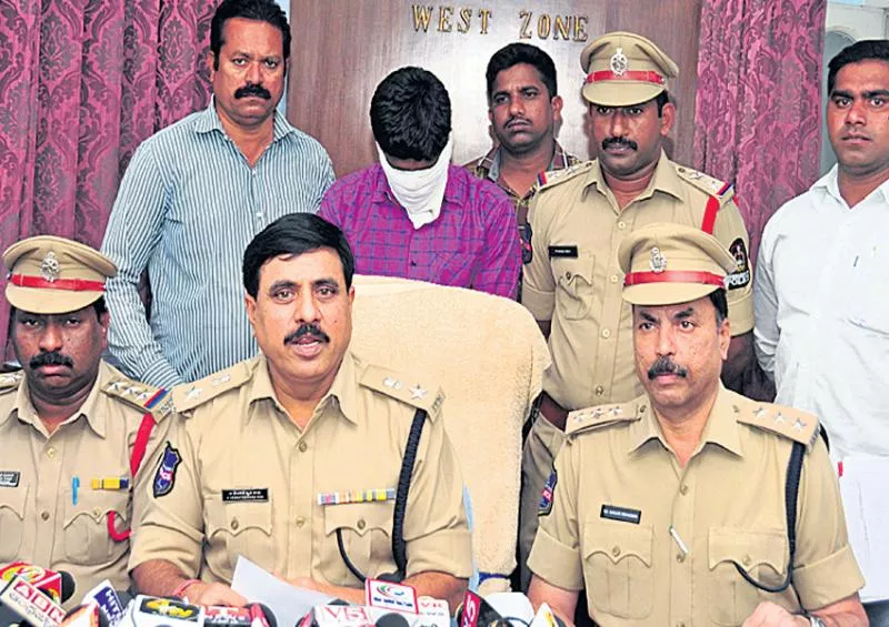 thief arrested golconda police