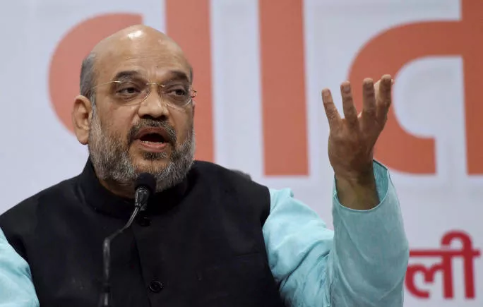 Rahul  to remove Italian glasses : Amit Shah - Sakshi