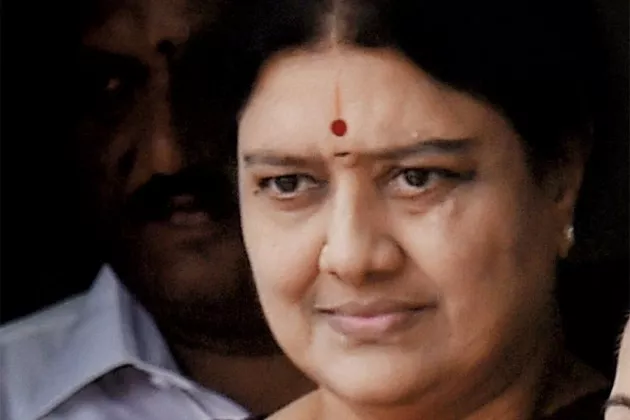 sasikala seekinh perol to see ailing husband