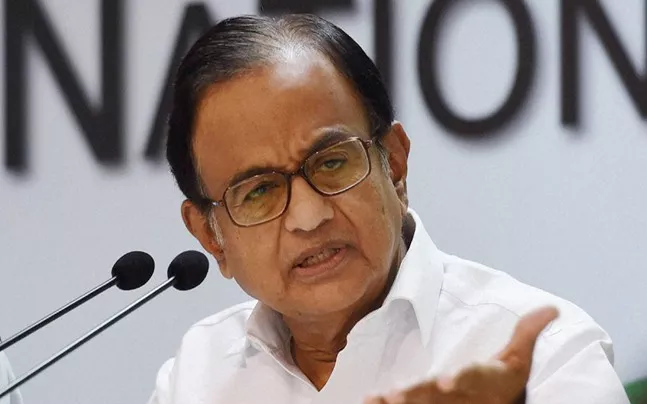 Chidambaram slams EC for not announcing Guj poll schedule - Sakshi