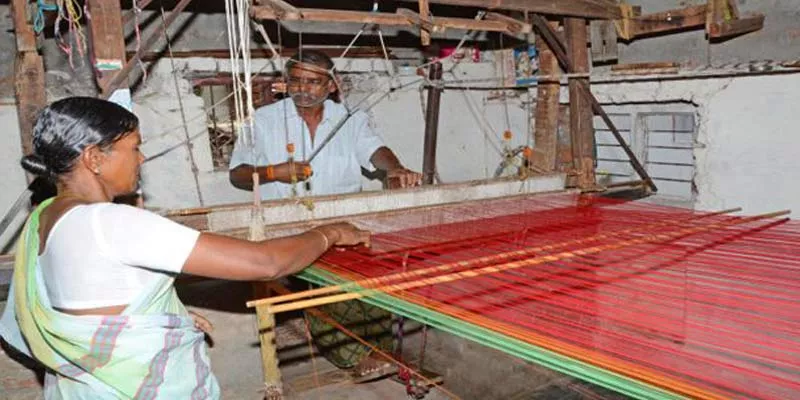 Rs 10 lakhs excretion for handloom workers