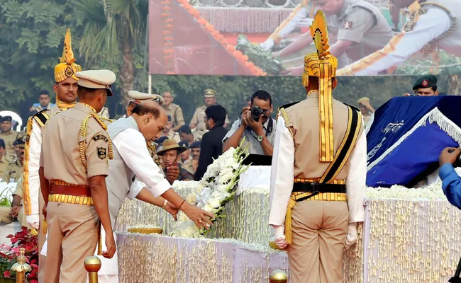 Rajnath Singh at Police Commemoration Day parade at Police Memorial Ground - Sakshi