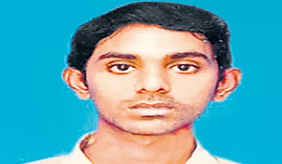 Engineer dies in suspicious manner - Sakshi