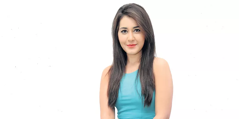 rashi khanna dance instructor role in touch chesi chudu