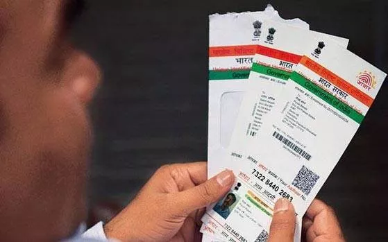 Government considering alternatives to Aadhaar for verifying mobile connections - Sakshi