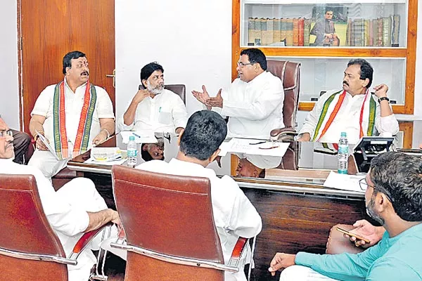 Congress on trs government - Sakshi