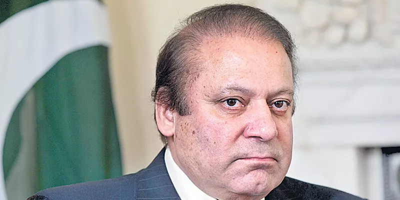 Pakistani court issues arrest warrant against former PM Nawaz Sharif - Sakshi