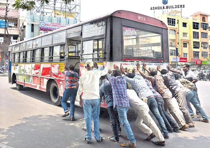 10 to 15 busses break down in hyderabad city busses