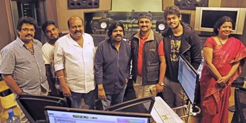 T Rajendar Sings Mokistha Kinkistha for KOOTHAN