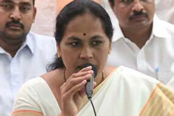 BJP MP Shobha Karandlaje serious on congress government