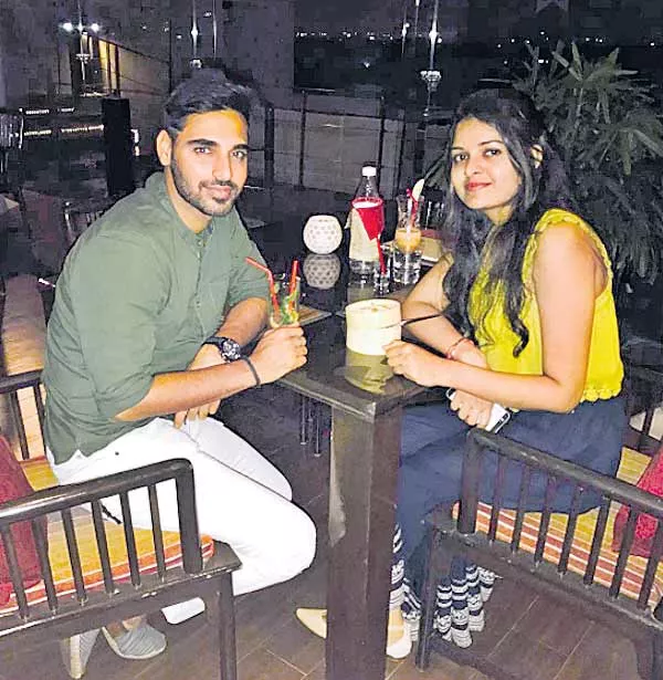 Bhuvaneshwar Kumar Bowls Over Fans With Picture of 'Better Half' - Sakshi