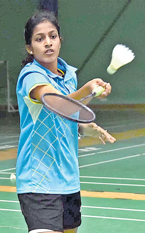 pullela gayatri knocked out of asia jr badminton championship