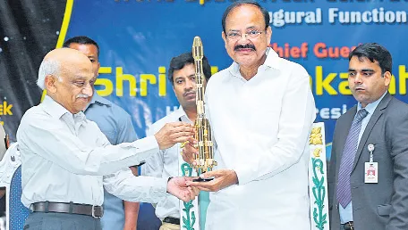 Venkaiah naidu comments on ISRO