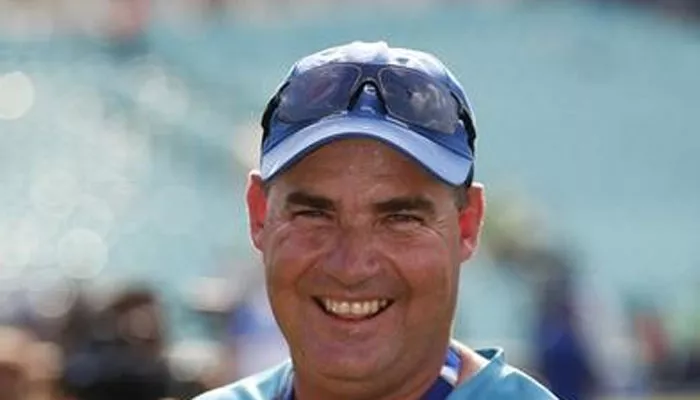 Pakistan extend coach Mickey Arthur's contract till 2019 World Cup