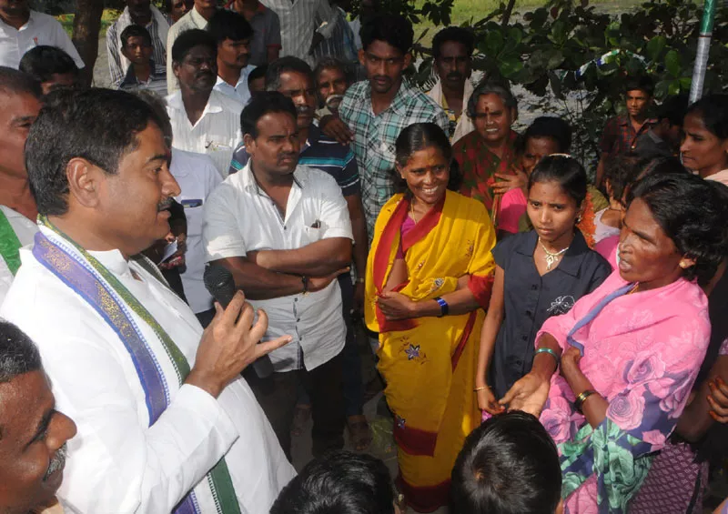 ysrcp Rachabanda, Pallan Nedra in srikakulam - Sakshi