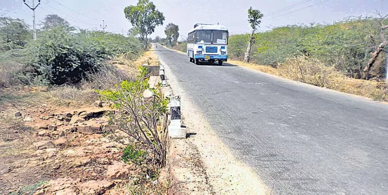 Construction of bt roads with Rs. 450 crores - Sakshi