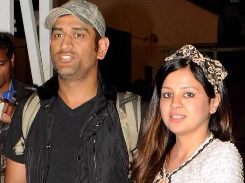 MS Dhoni's Wife Sakshi Finds Ingenious Way Of Keeping Husband's Identity A Secret - Sakshi