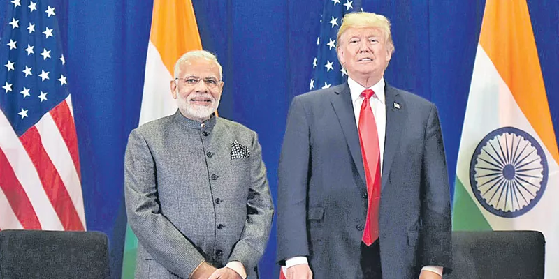 Modi, Trump hold talks on defence, security issues in Philippines - Sakshi